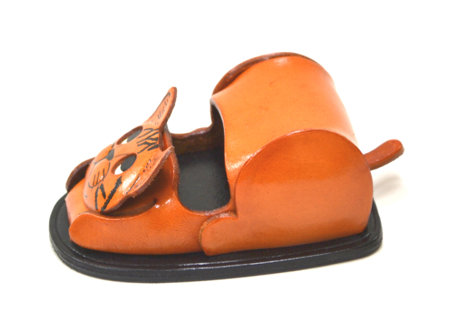 バンカクラフト本革製 スマホスタンド ねこ