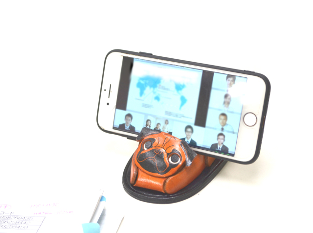 スマホスタンド　パグ　実用